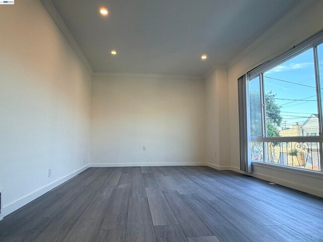 Building Photo - 175 W Moltke St