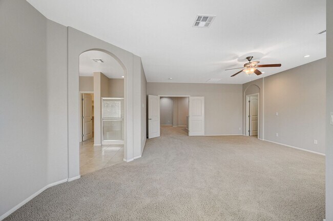 Building Photo - Beautiful DR Horton Home in Centennial Hil...