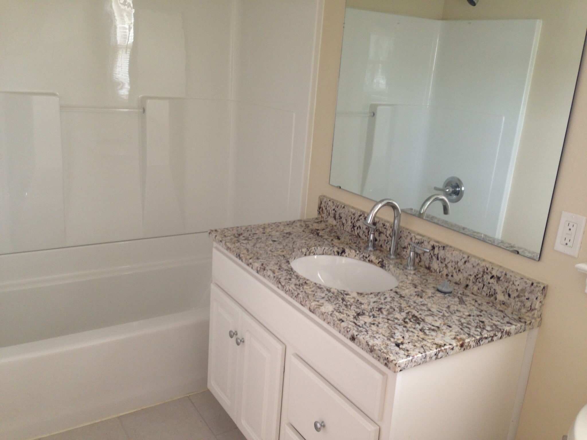 Building Photo - 2332 Monroe Ave NE