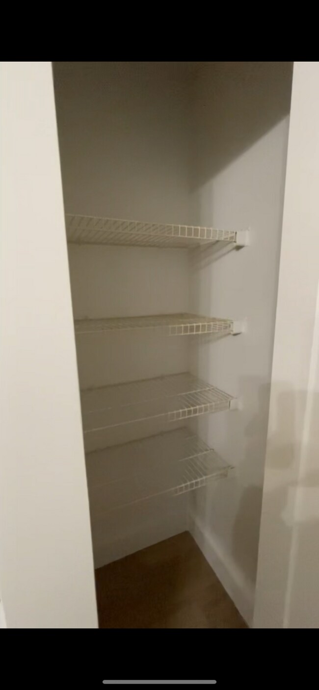 Building Photo - 500 Dandy Brush Ln W