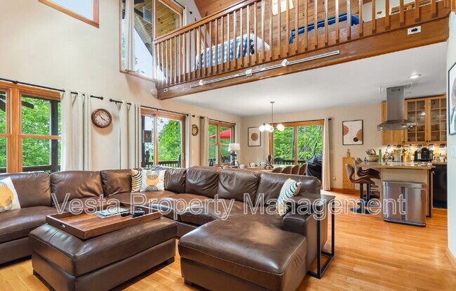 Building Photo - 71 Fairview Hills Dr