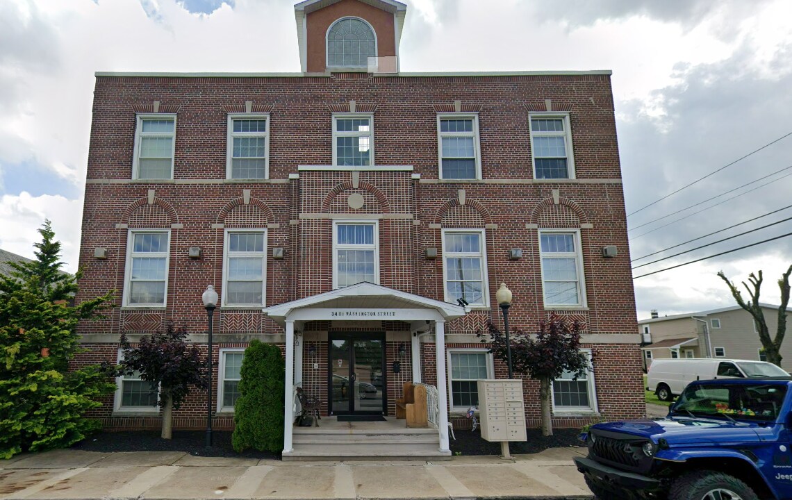 Building Photo - 34 E Washington St