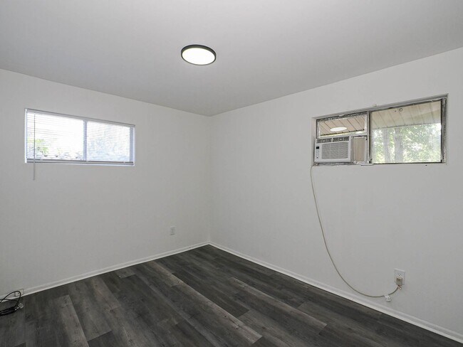 Building Photo - 3725 S 200 E