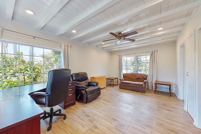 Building Photo - San Clemente Oasis