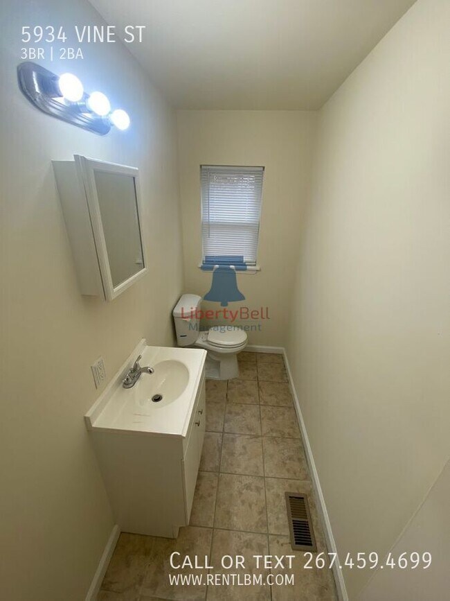 Building Photo - 5934 Vine St