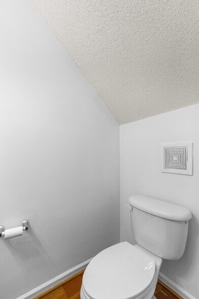 Building Photo - 129 Kellerhis Dr