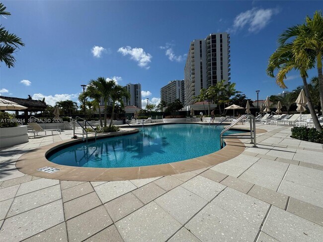 Building Photo - 20281 E Country Club Dr