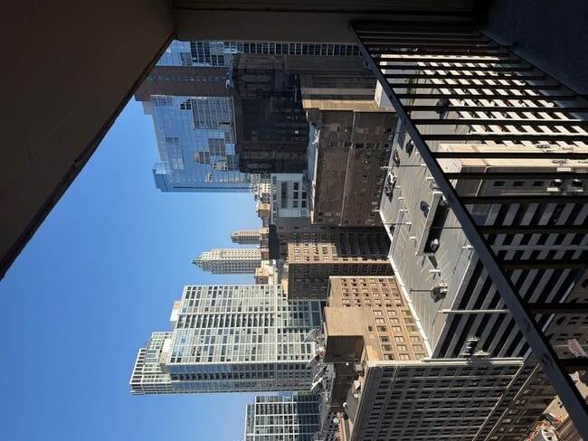 Building Photo - 200 N Dearborn St