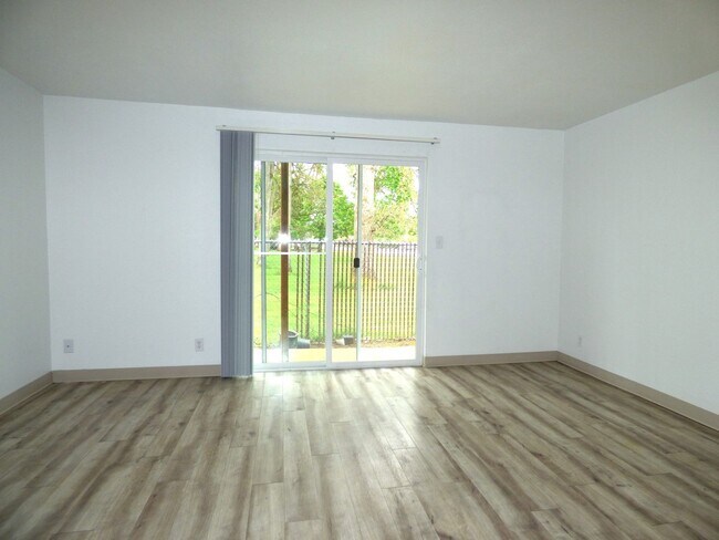 Building Photo - Lancaster Townhomes