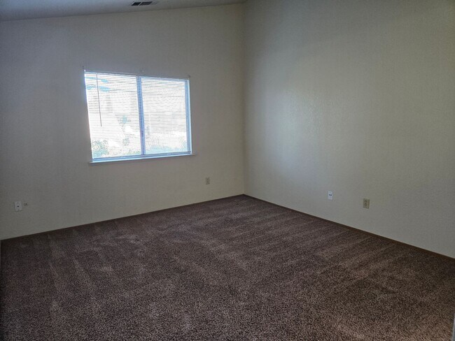 Building Photo - 1923 Glen Ridge Dr