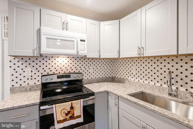 Building Photo - 25532 Byrnes Crossing Dr