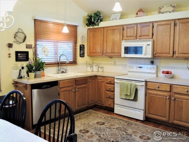 Building Photo - Spacious 3 bed, 3 bath in NW Longmont!