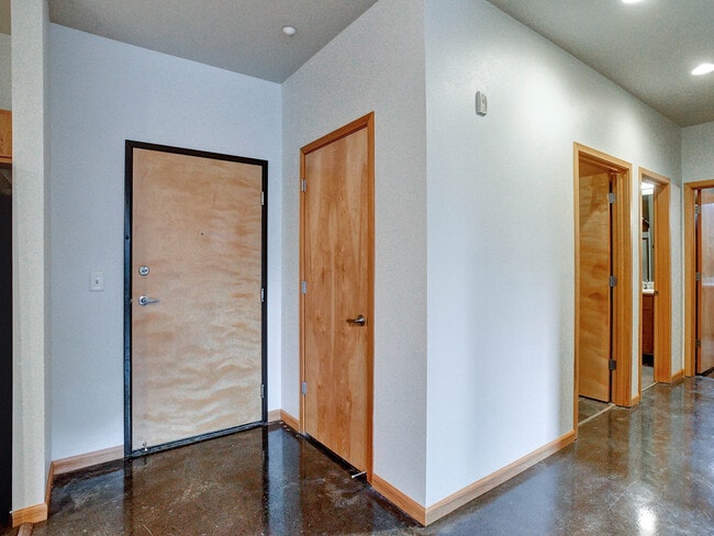 Building Photo - 1125 NW 9th Ave