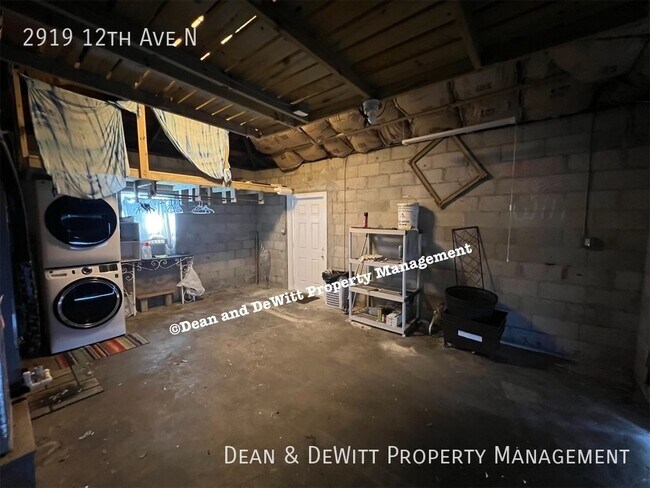 Building Photo - 2919 12th Ave N