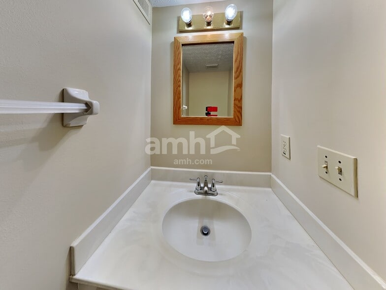 Building Photo - 3297 Draycott Ct