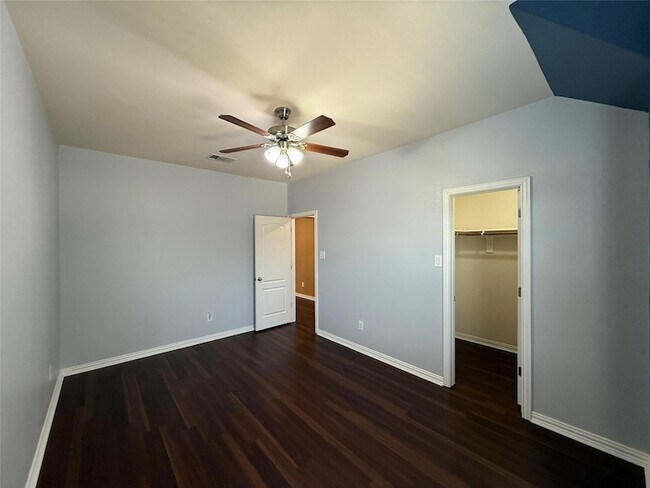 Building Photo - 1032 Dyer Crossing Way