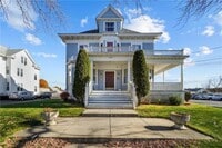 Building Photo - 1536 Cranston St