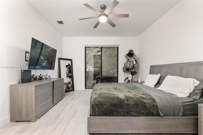 Building Photo - 2430 SW 145th Pl