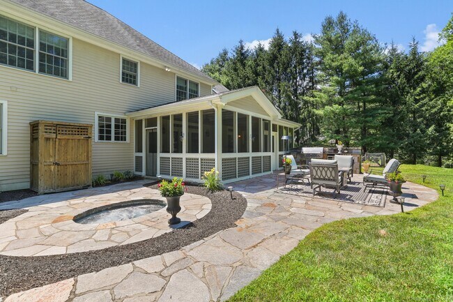 Building Photo - 62 Sherwood Dr