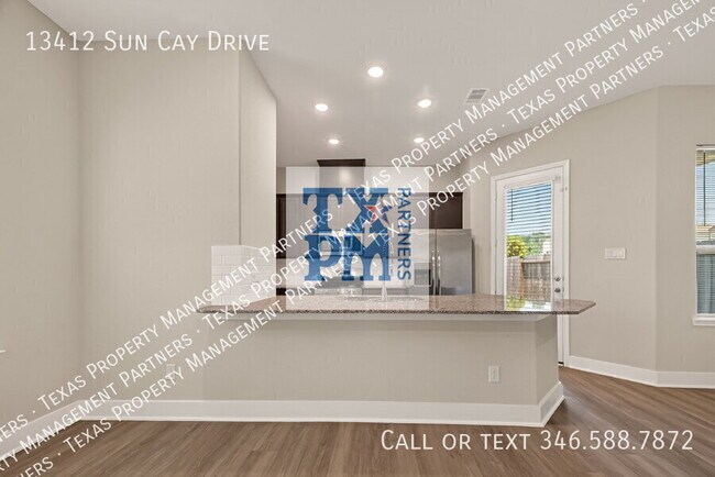 Building Photo - 13412 Sun Cay Drive