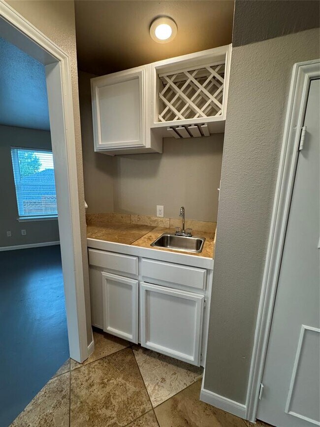 Building Photo - 502 Green Valley Cove