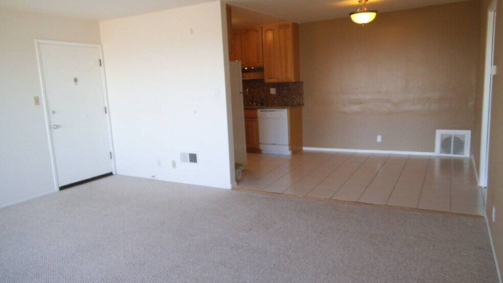 Building Photo - 350 Glenview Drive