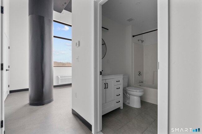 Building Photo - 480 Myrtle St