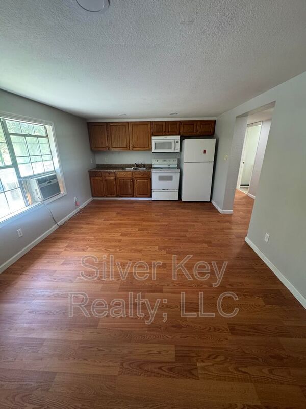 Building Photo - 1615 Co Rd 658