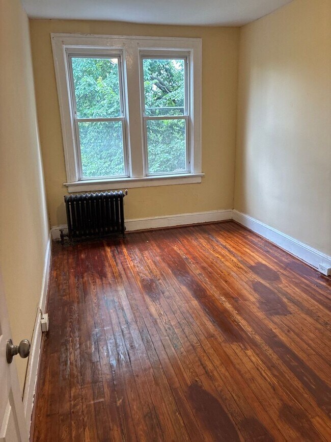 Building Photo - 3BR Baltimore Home with Granite Counters & Finished Basement