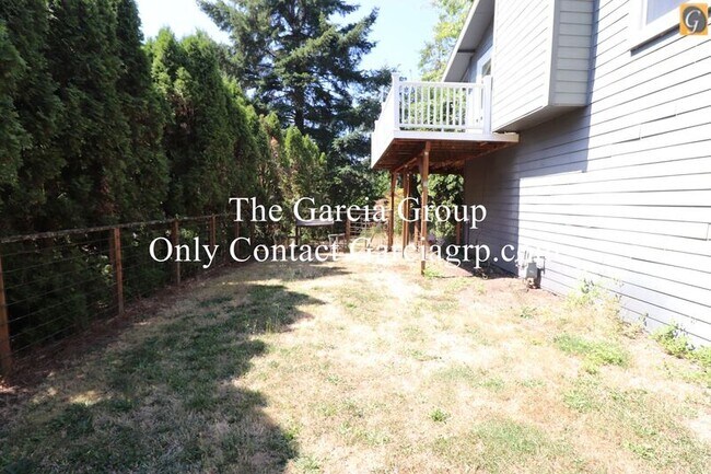 Building Photo - 7621 SW 25th Ave