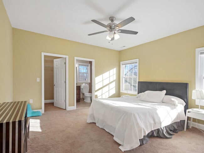 Building Photo - 624 US-29