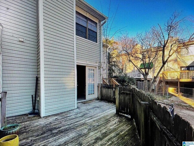 Building Photo - 1731 14th Ave S