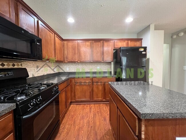 Building Photo - 101 Baltic Ct