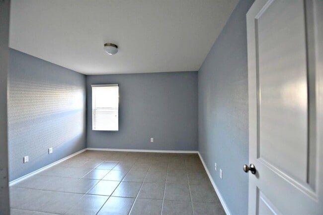 Building Photo - 644 Heritage Grove Rd