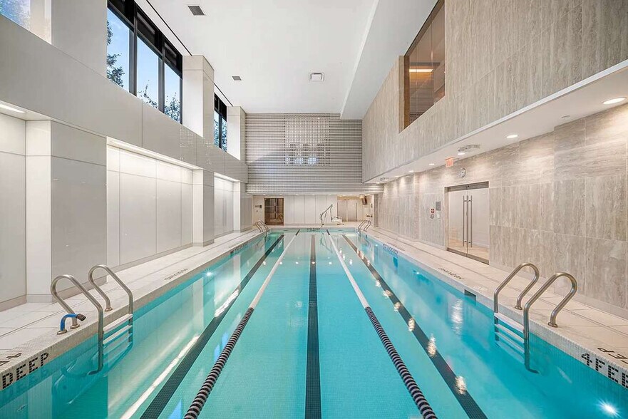 Building Photo - 420 E 61st St