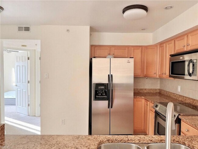 Building Photo - 500 Ocean Trace Arch