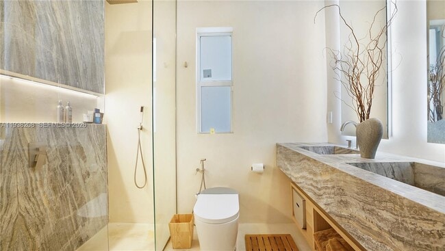 Building Photo - 1201 NE 85th St