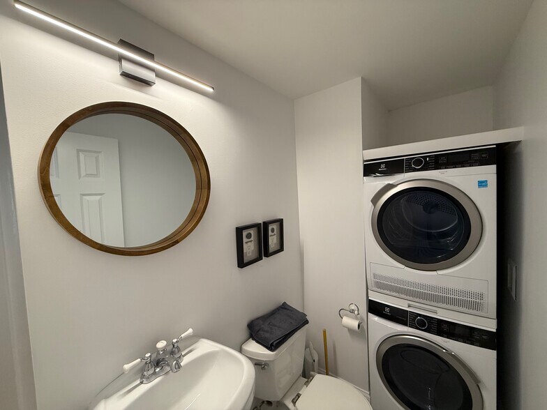 Building Photo - 85 Hokum Rock Rd