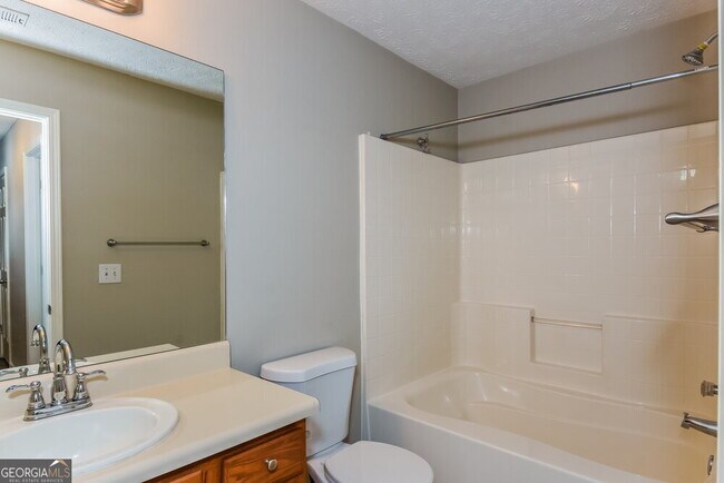 Building Photo - 632 Spanish Oak Dr