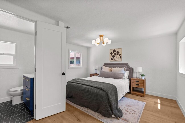 Building Photo - Beautiful Spacious Fully Remodeled Home in...