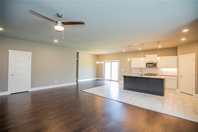 Building Photo - 2659 N Justin Dr