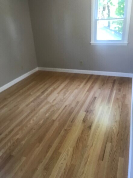 Building Photo - 85 Lyness St