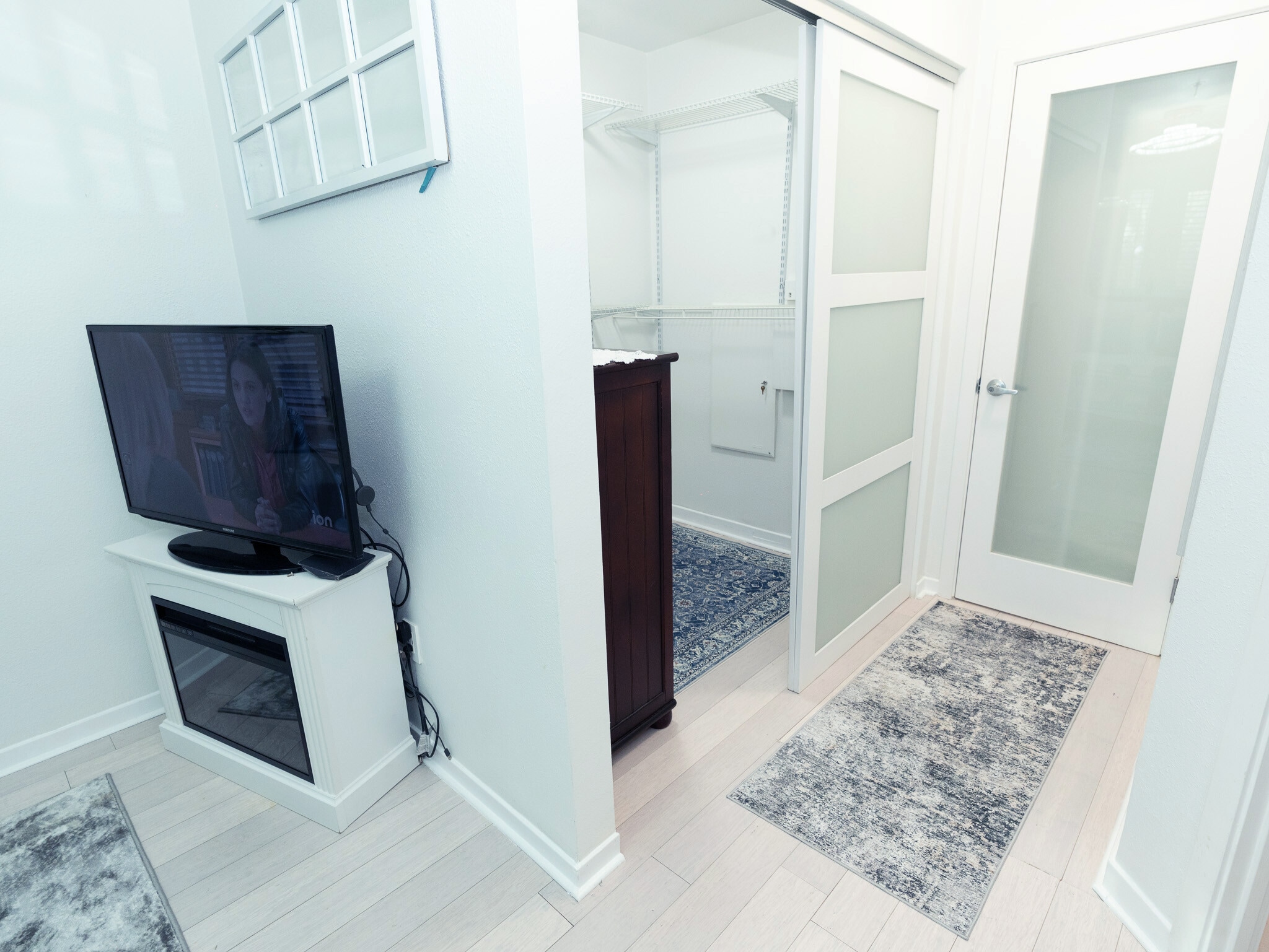 Building Photo - 88 King St