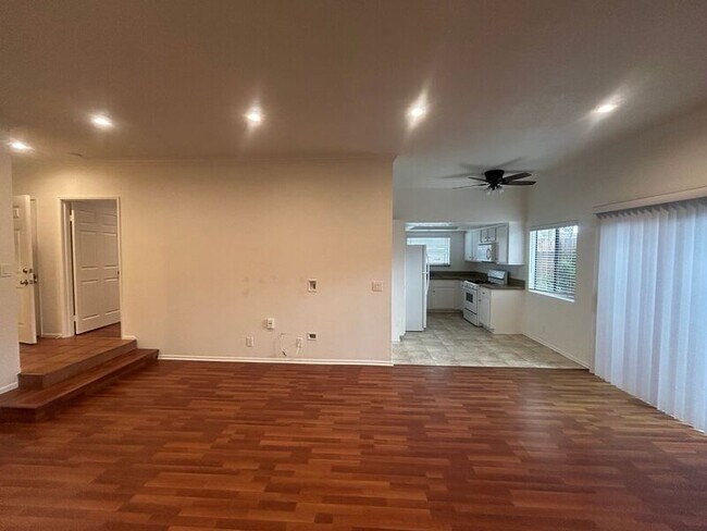 Building Photo - 4412 Ocean View Blvd