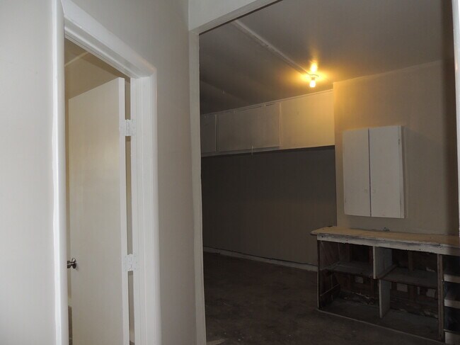 Building Photo - 6552 E 27th Pl