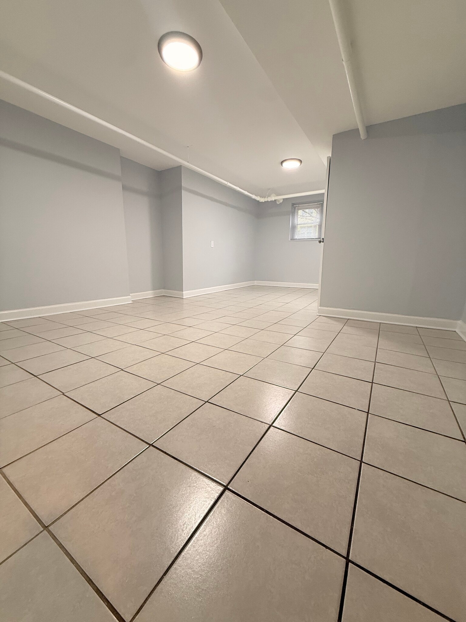 Building Photo - 1745 W North Shore Ave