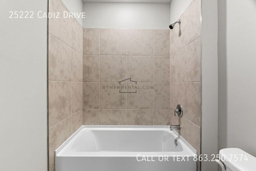 Building Photo - 25222 Cadiz Dr