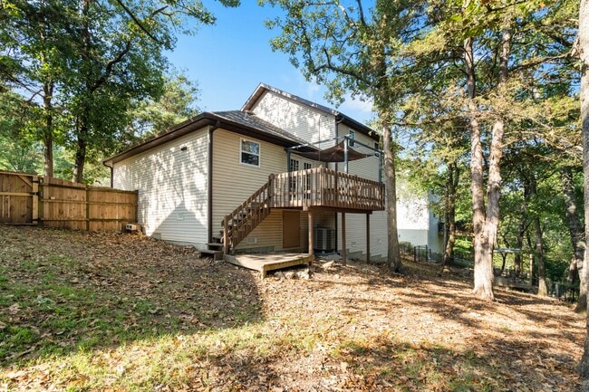 Building Photo - 161 Trent St