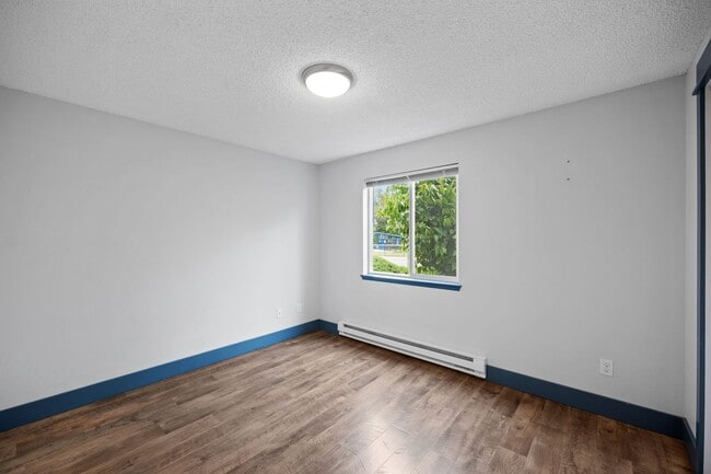 Building Photo - 1521 N Bowdish Rd