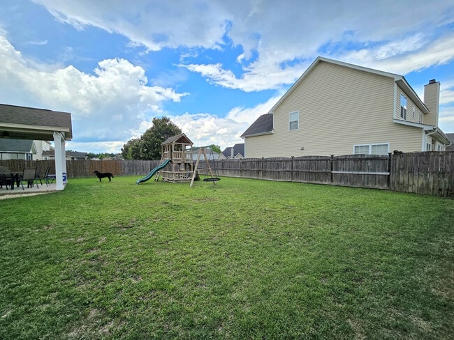 Building Photo - 525 Batty Way